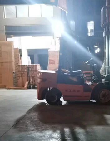 LCL furniture consolidation and warehouse loading in China