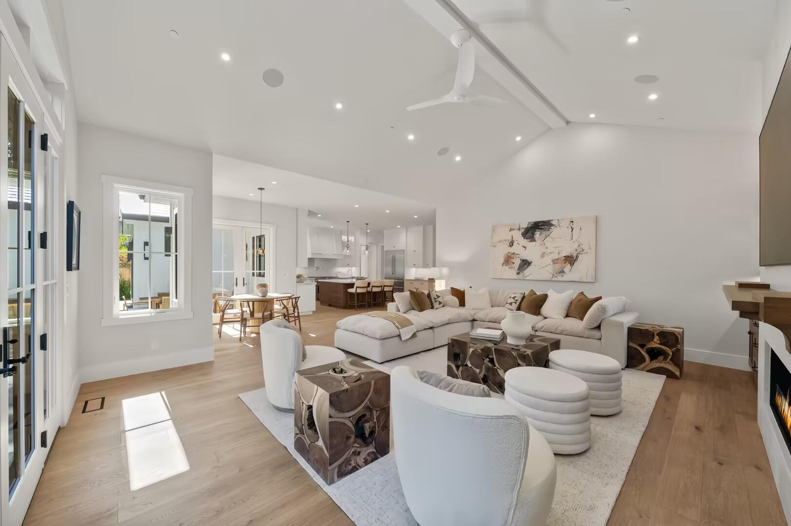 Warm modern living room in a five-bedroom American villa
